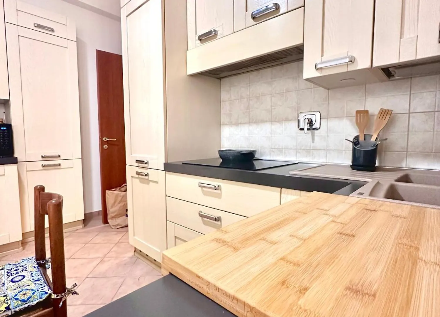 Dude House - Spacious New Flat Near Metro A Station Rome Italy